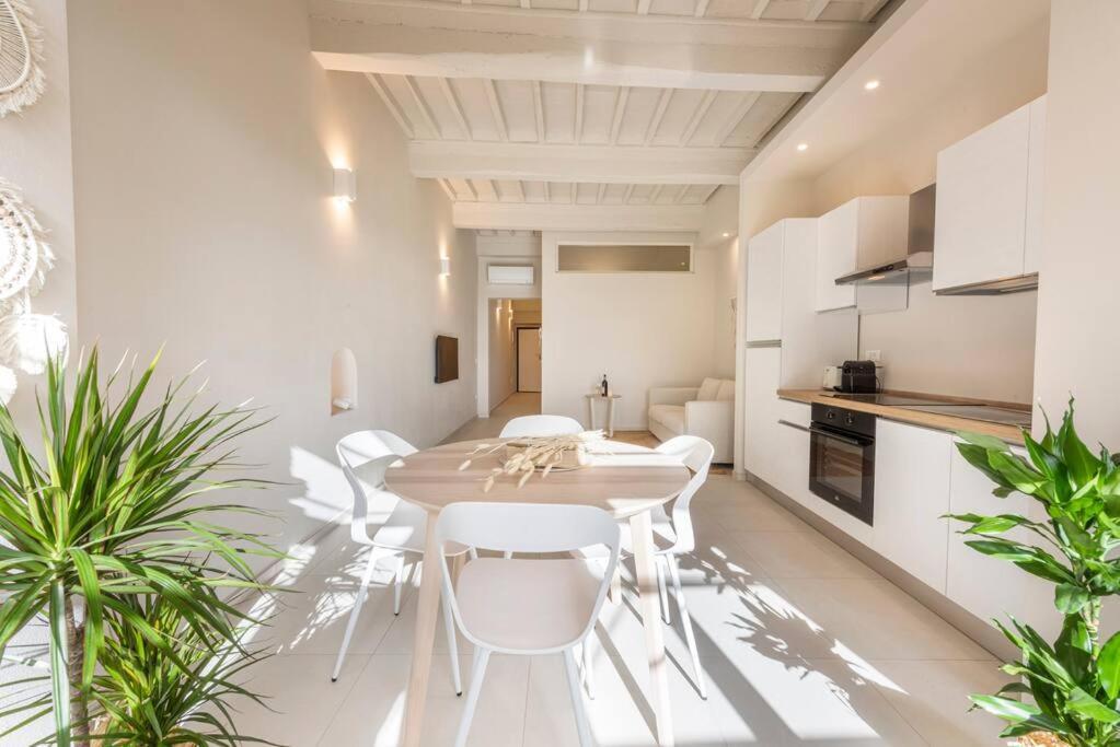 דירות סן מיניאטו Luxurious Couple'S Sanctuary מראה חיצוני תמונה